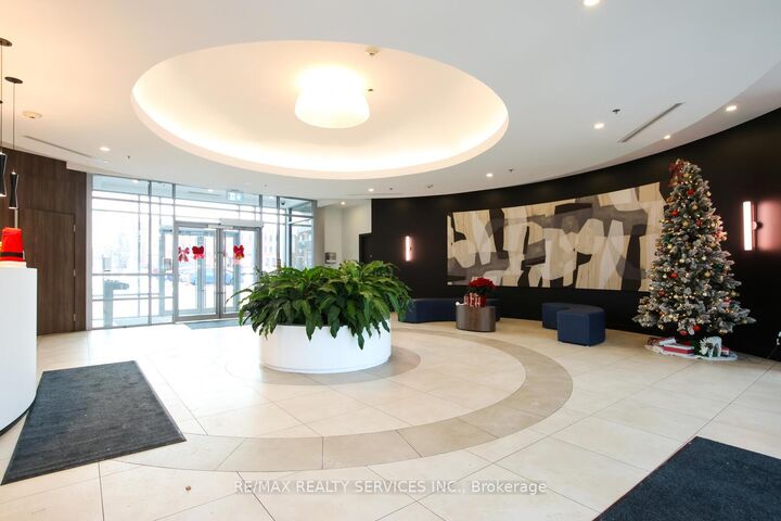215 Queen Street E 1103 — photo 1