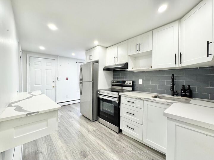 Property Photo:  2 Klines Avenue 5E  ON L3C 1Z7 