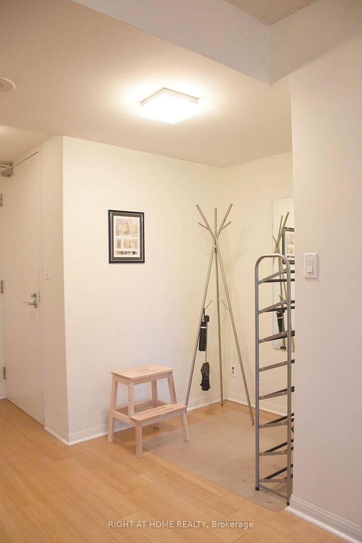 Property Photo: 11 St Joseph Street 514 ON M4Y 3G4