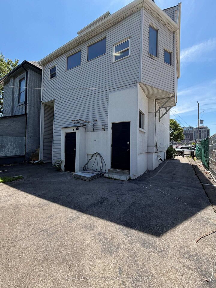 Property Photo:  85 Wilson Street 3  ON L8R 1C7 