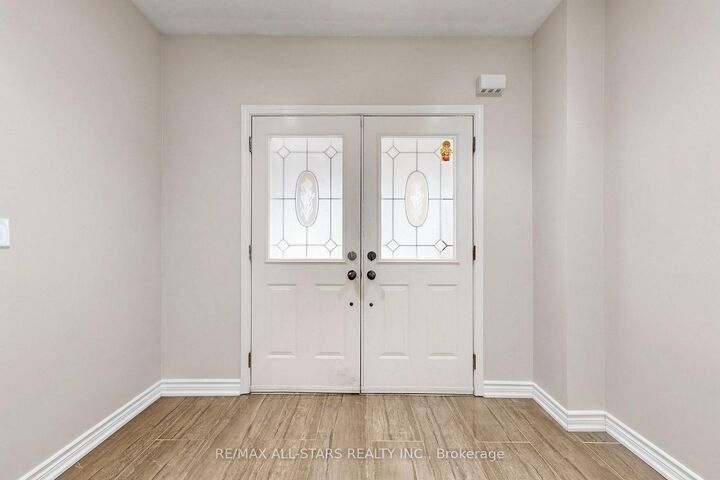 Photo de la propriété:  13 Boulderbrook Drive  ON M1X 2B9 