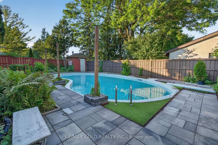 Property Photo: 16 Monterey Road ON N2B 1V3