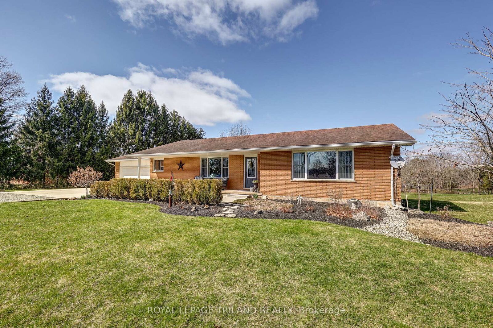 Property Photo:  46930 Sparta Line  ON N0L 2H0 