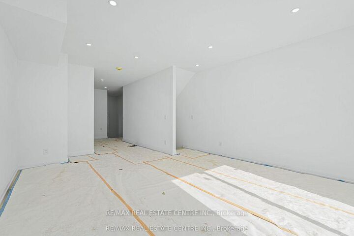 Property Photo:  19 James Street  ON L7G 2H2 