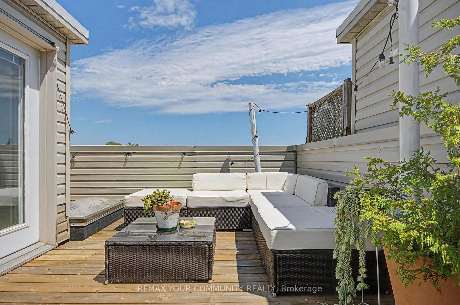 Property Photo:  1079 Broadview Avenue  ON M4K 2S4 