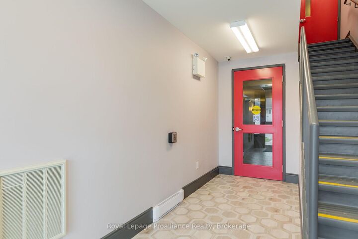 Property Photo:  863 Abbey Lane 206  ON K9H 0J3 