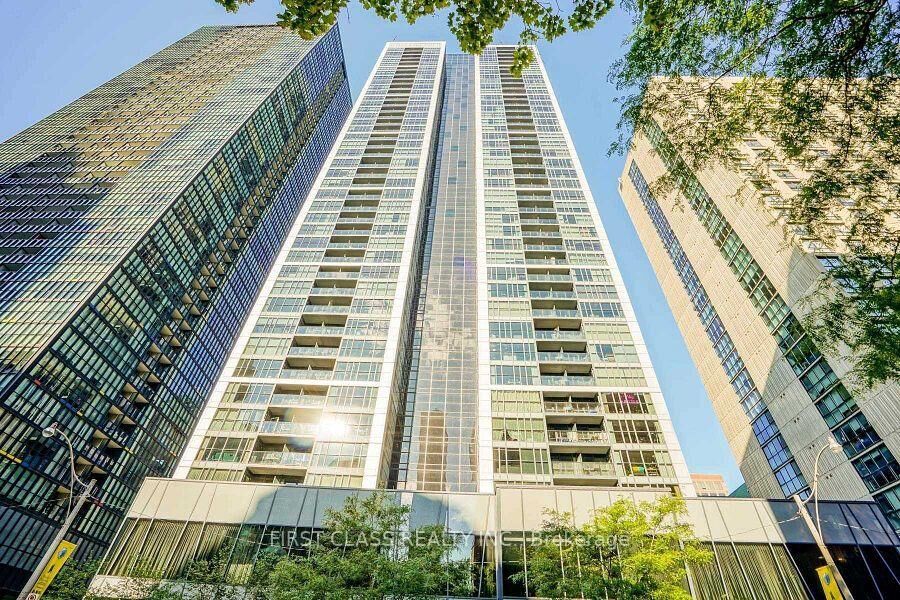 Property Photo: 28 Ted Rogers Way 2502 ON M4Y 2J4