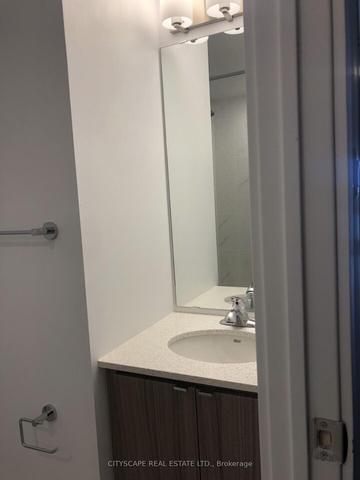 Property Photo:  2433 Dufferin Street 615  ON M6E 3T3 