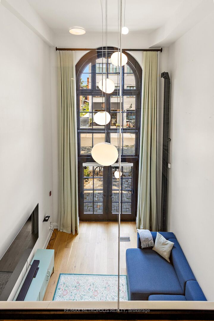 Property Photo:  394 Euclid Avenue 102  ON M6G 2S9 