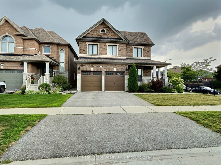Property Photo:  214 Eighth Avenue  ON L9R 0H7 