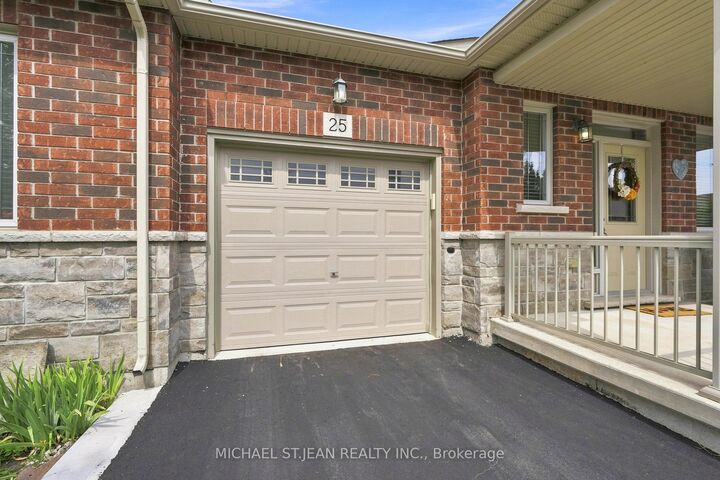 Property Photo:  25 Stickland Lane  ON L0R 1C0 