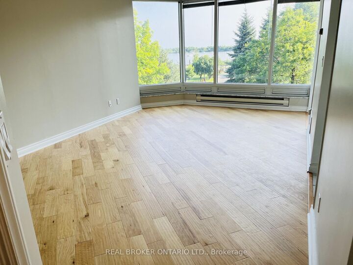 Property Photo:  1 Palace Pier Court 304  ON M8V 3W9 