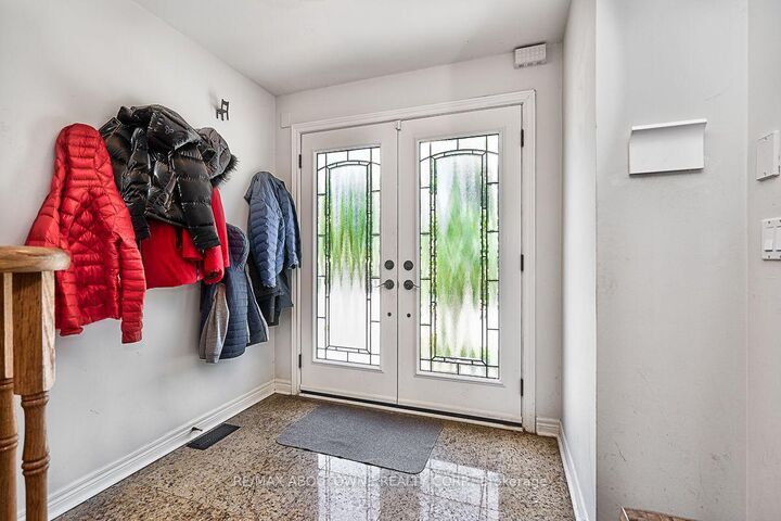 Property Photo: 2250 Rockingham Drive 41 ON L6H 6J3