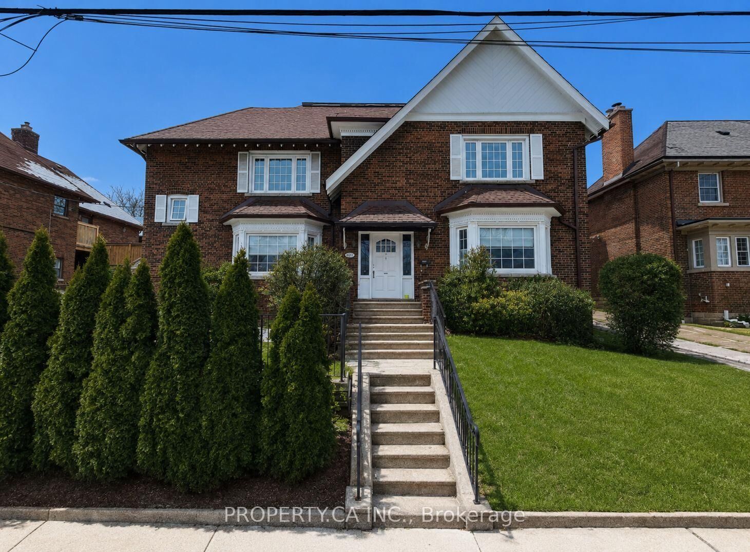 Property Photo:  460 Oriole Parkway Upper  ON M5P 2H8 