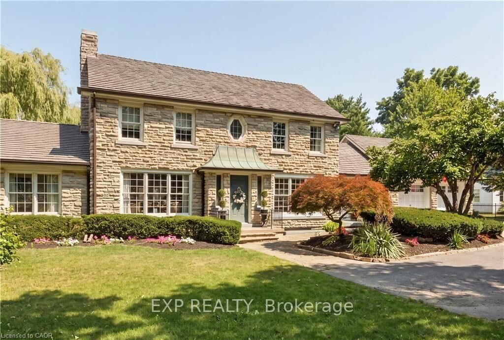 Property Photo: 290 Bridgeport Road E ON N2J 2L1