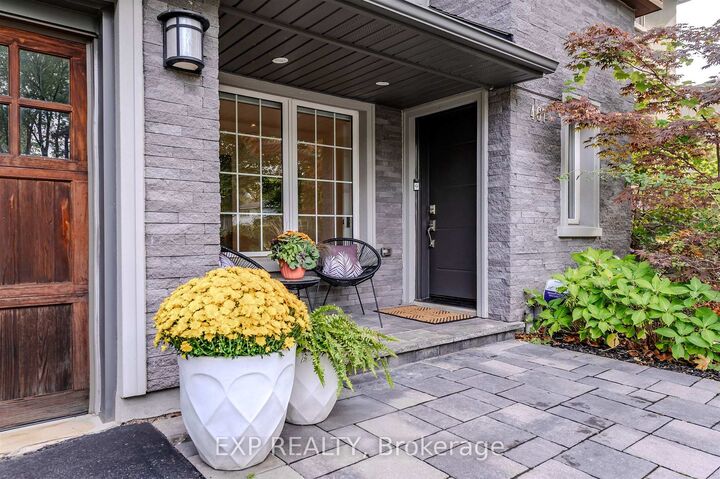 Property Photo: 467 Caesar Avenue ON L6J 3Z1