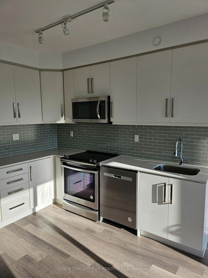 Property Photo: 5180 Yonge Street 1505 ON M2N 0K5