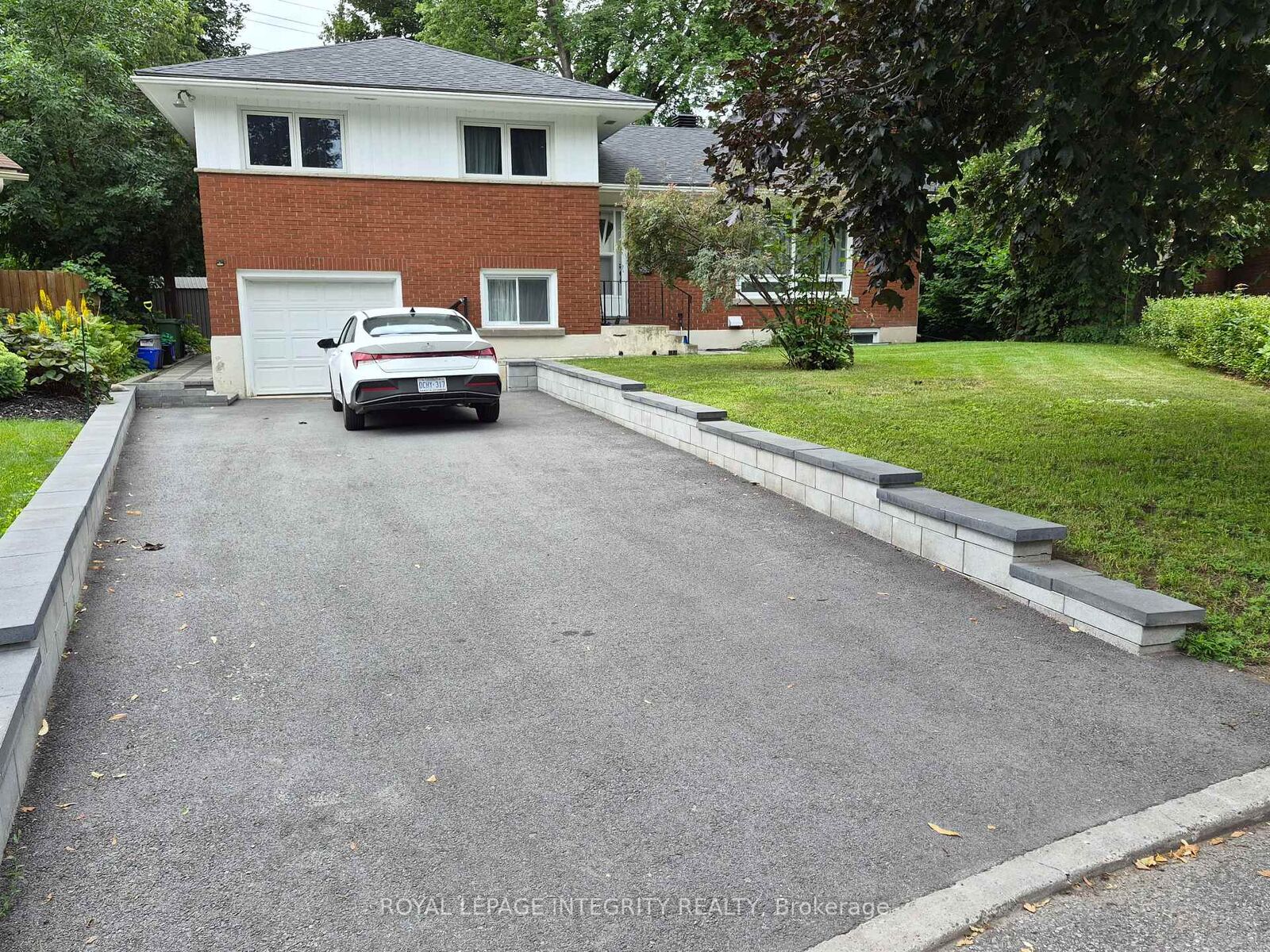 Property Photo: 2748 Moncton Road A ON K2B 7W1