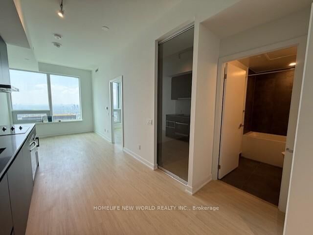 Property Photo:  8 Wellesley Street 5802  ON M4Y 0J5 