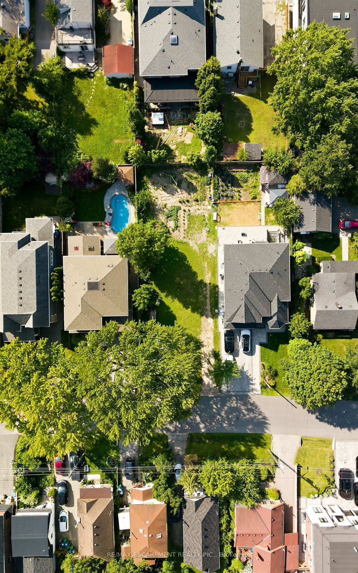 Property Photo:  75 Troy Street  ON L5G 1S6 