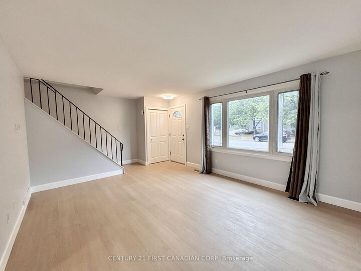 Property Photo: 841 Jalna Boulevard ON N6E 2S2