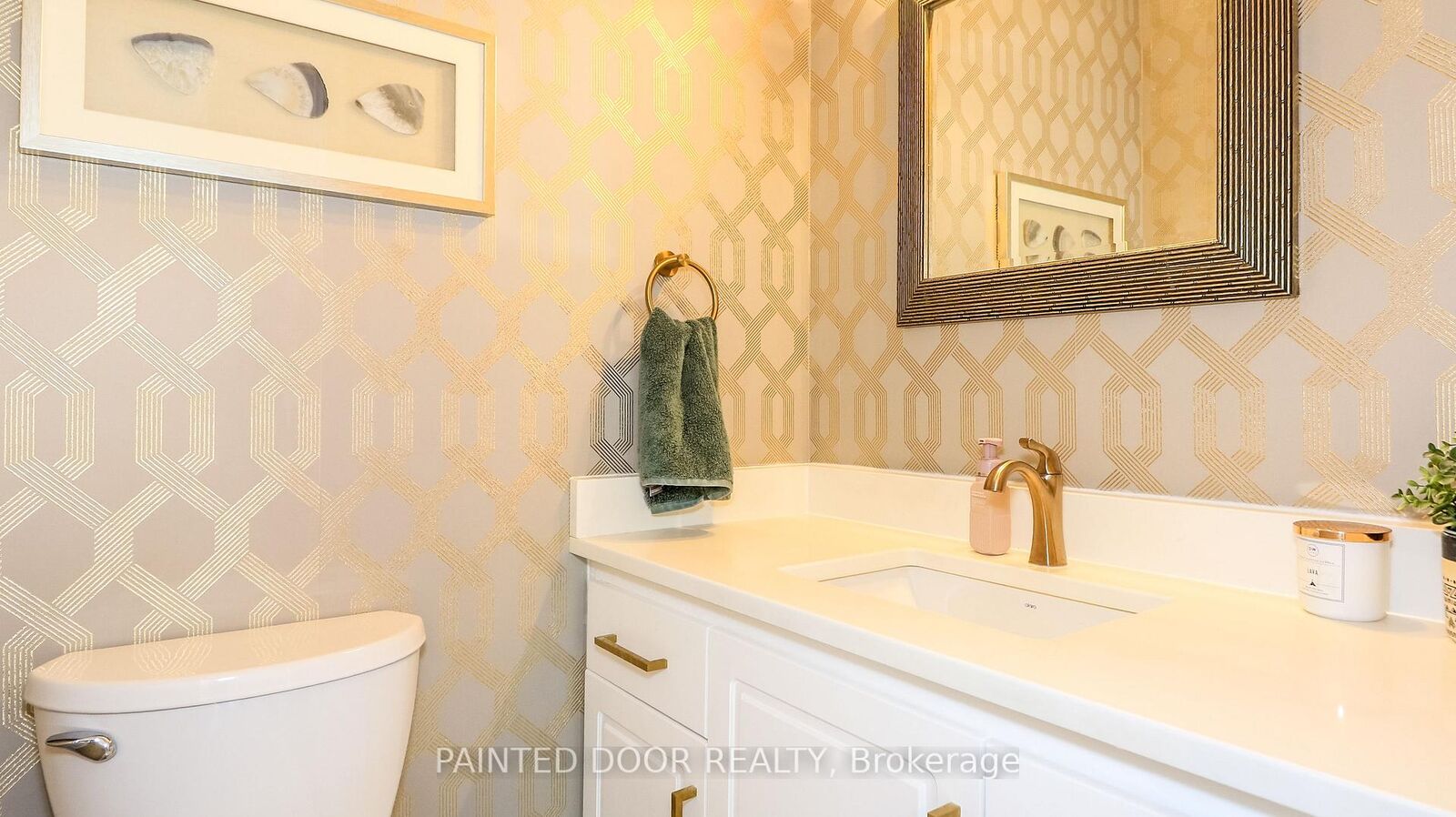 Property Photo: 105 Oren Boulevard ON L4N 4M3
