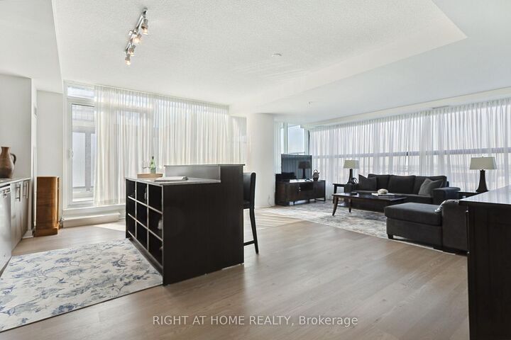 Property Photo: 3985 Grand Park Drive 302 ON L5B 0H8