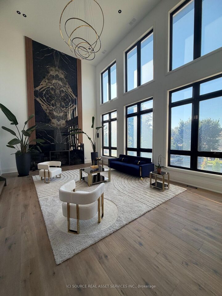 Property Photo: 211 Kennedy Street W ON L4G 2L9