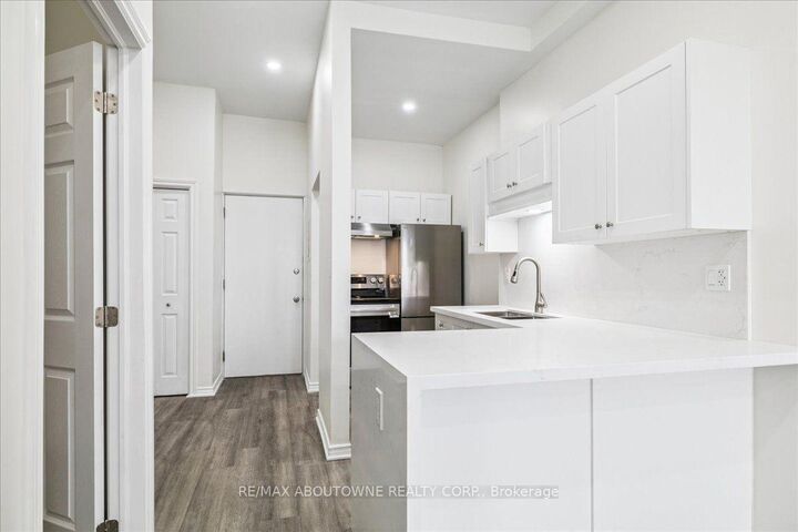 Property Photo:  68 Peel Street 3  ON N3Y 1S2 
