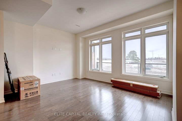 Property Photo:  84 Holyrood Crescent  ON L4H 5G2 