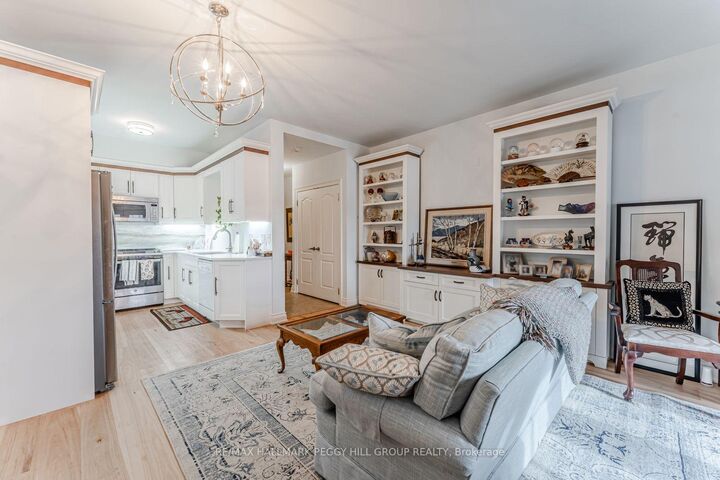 Property Photo:  200 Collier Street 104  ON L4M 1H7 