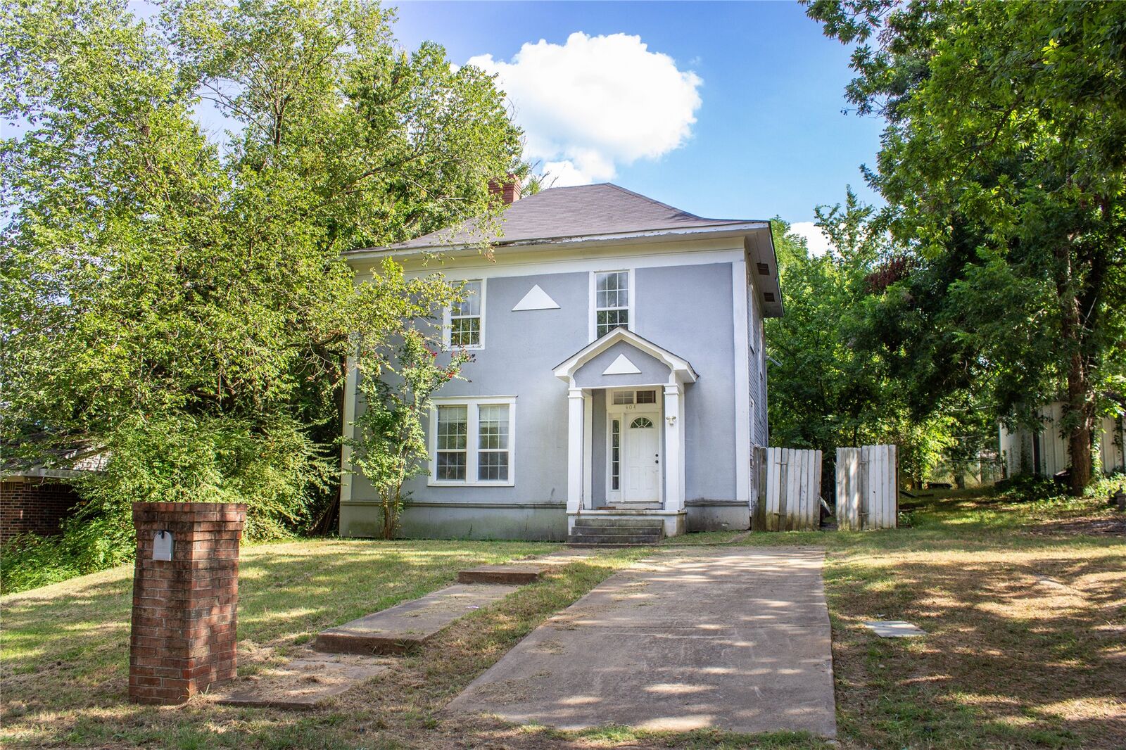 Property Photo:  404 E Laurel Street  OK 74743 