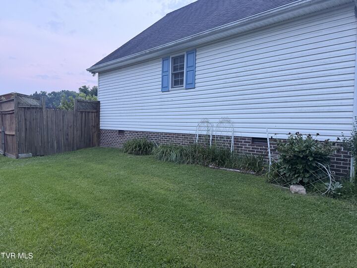 Property Photo: 106 Northeast Kelly Street VA 24293