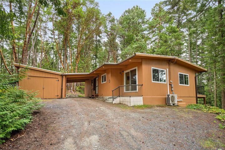 Property Photo: 721 Noowick Rd BC V8H 1B5