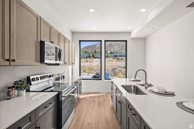 Property Photo: 283 E Endurance Cir UT 84020