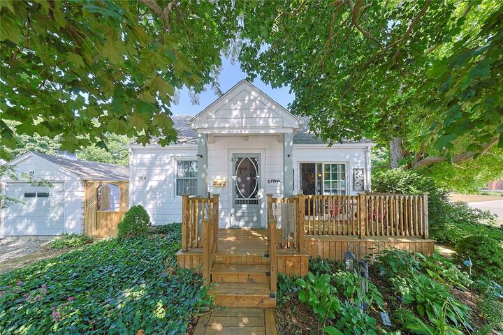 304 Lorne Avenue — photo 1