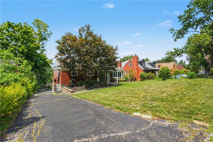 Property Photo: 1242 Arrowood Dr PA 15243