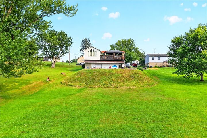 Property Photo:  20 Irwin Dr  PA 15063 