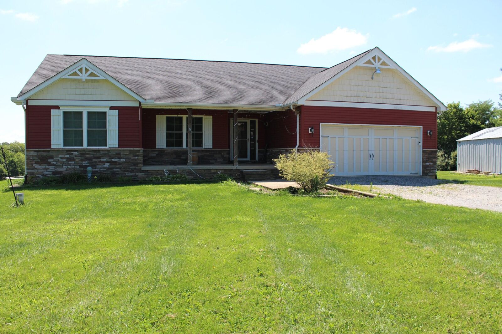 Property Photo: 5335 E State Route 296 OH 43009