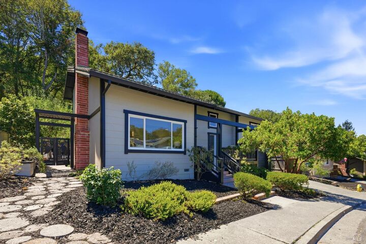 Property Photo: 36 Plata Court CA 94947