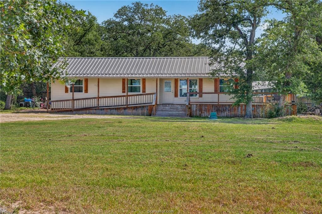 Property Photo: 12931 Park Road 57 TX 77879