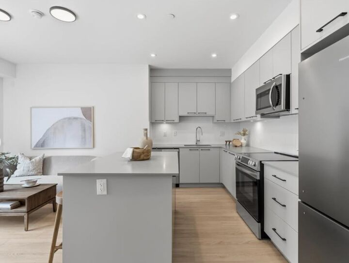 Property Photo:  15638 24 Avenue 513  BC V4A 2J7 