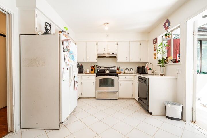 Property Photo: 730 Cumberland Street BC V3L 4J4