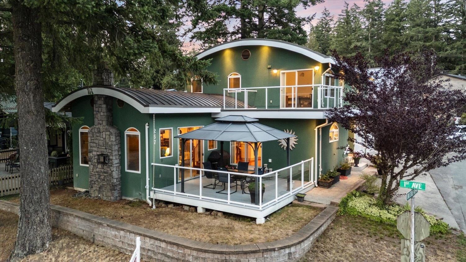 Property Photo: 267 First Avenue BC V2R 4Z4