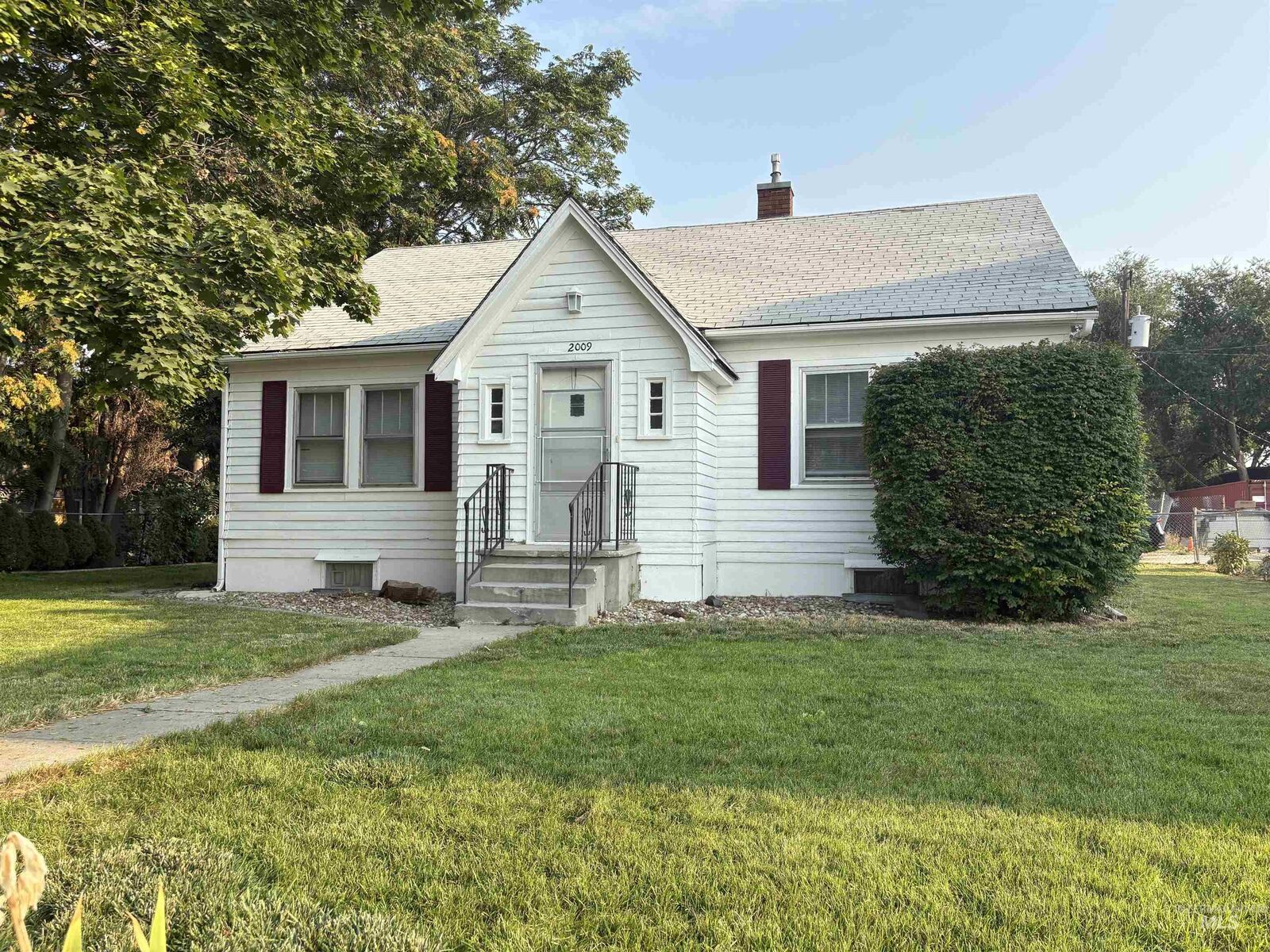 Property Photo: 2009 E Linden Street ID 83605
