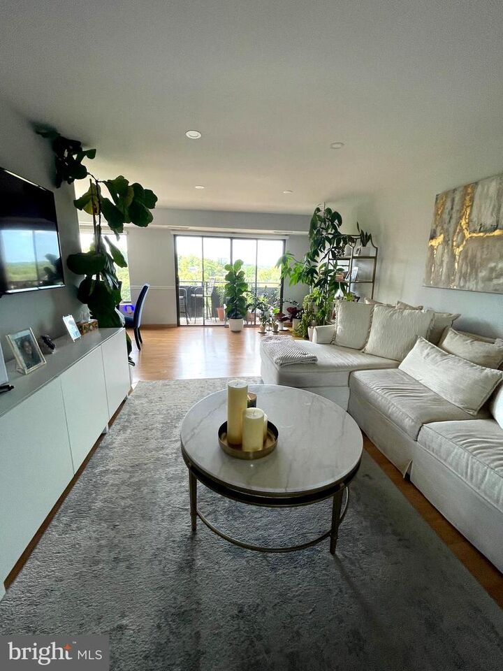 Property Photo:  3100 S Manchester Street 921  VA 22044 