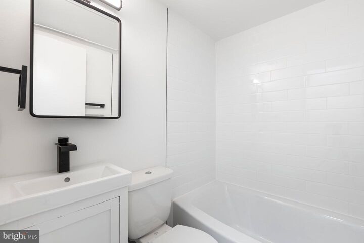 Property Photo:  207 S Patrick Street 210  VA 22314 