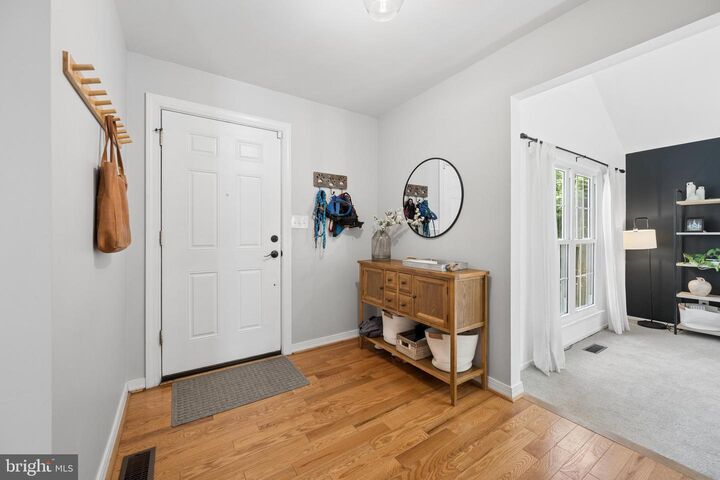 Property Photo: 9500 Bell Vernon Place MD 20886