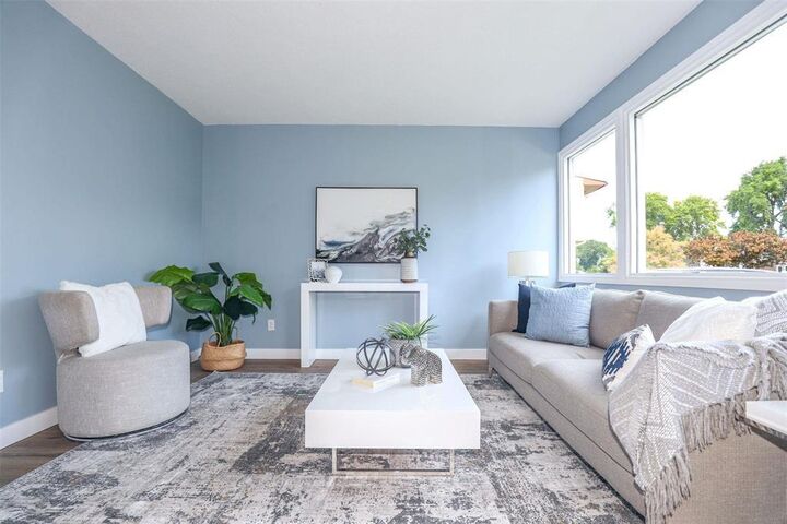 Property Photo: 87 Berkshire Bay MB R2J 2K9