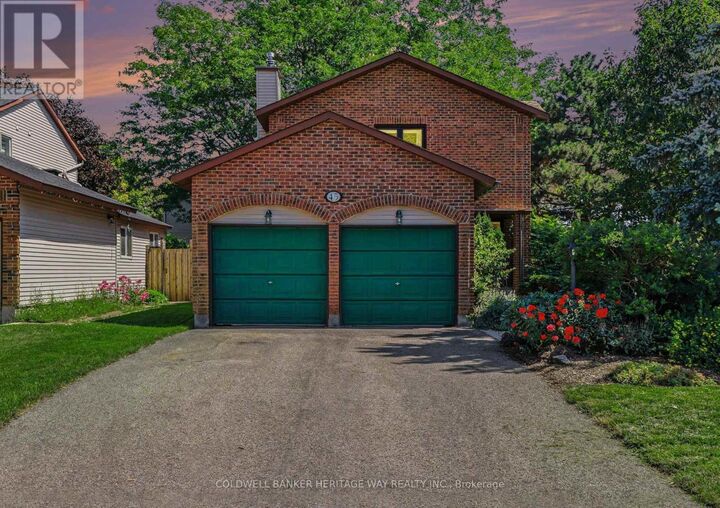Property Photo:  45 Shadetree Crescent  ON K2E 7R3 